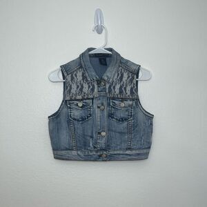 Wishful Park Woman’s light Wash Denim Cropped Vest Sz Medium with lace detailing